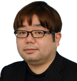 國弘 泰治